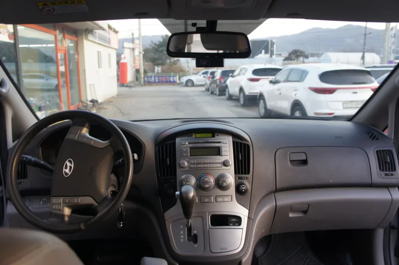 Hyundai Starex