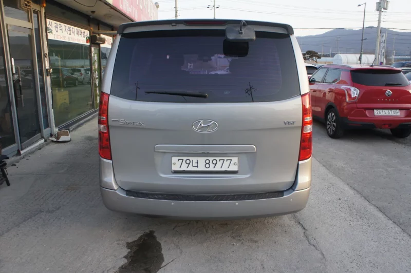Hyundai Starex