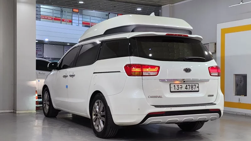 Kia Carnival