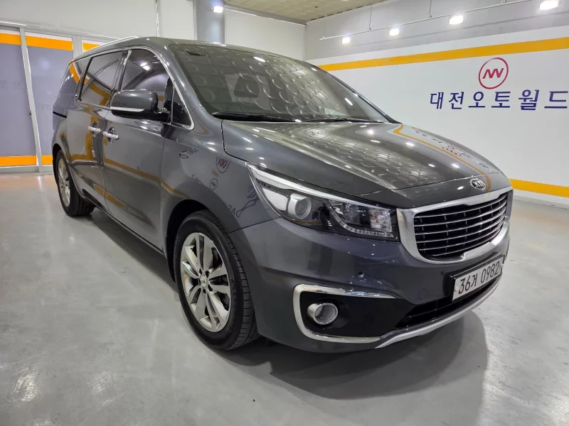 Kia Carnival