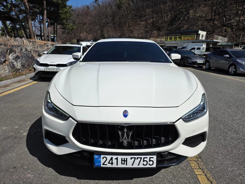 Maserati GHIBLI
