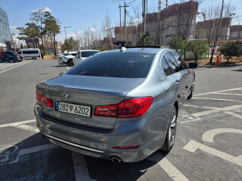 BMW 5-Series
