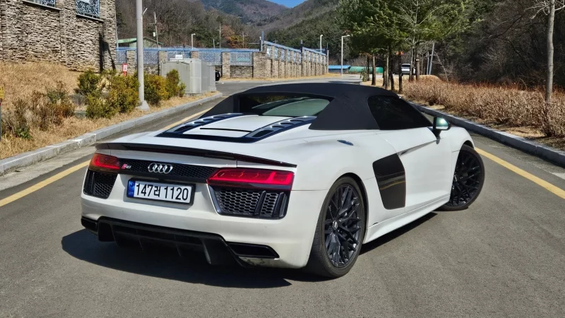 Audi R8