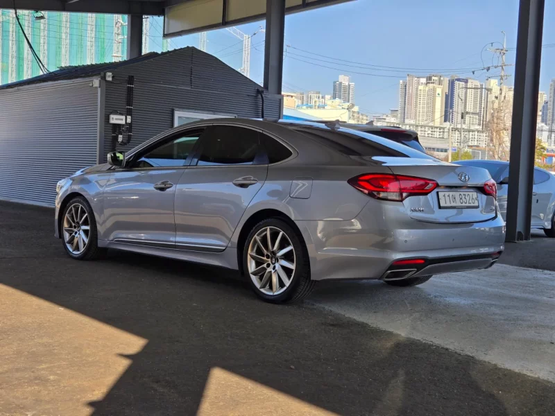 Hyundai Aslan