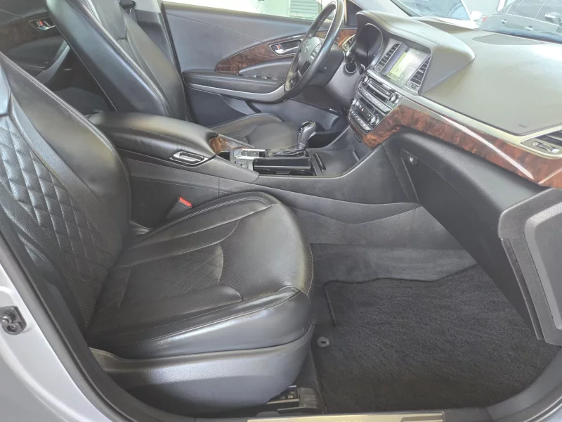 Hyundai Aslan
