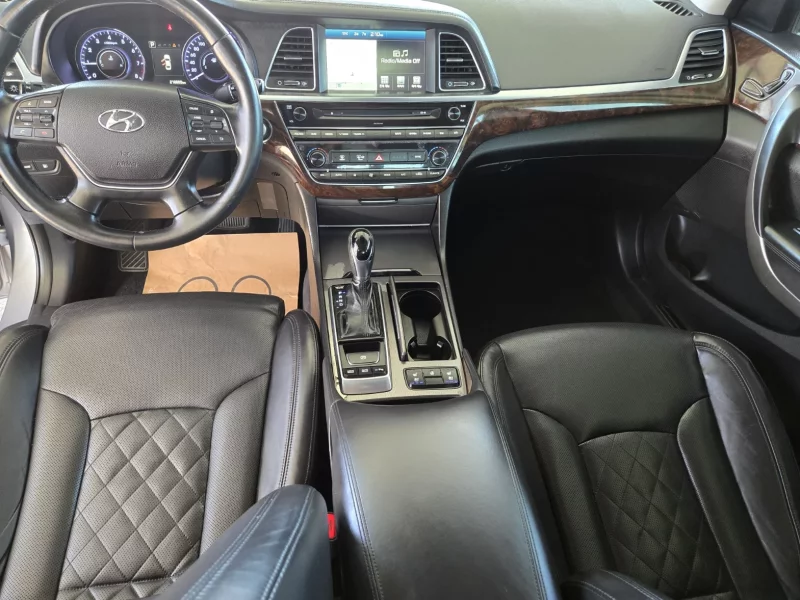Hyundai Aslan