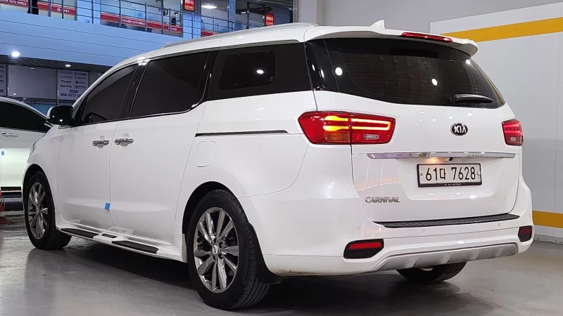 Kia Carnival