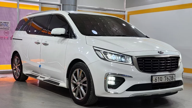 Kia Carnival