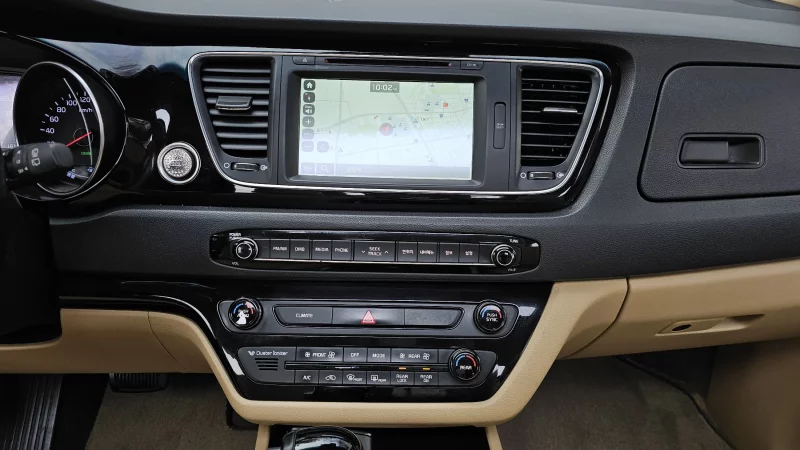 Kia Carnival