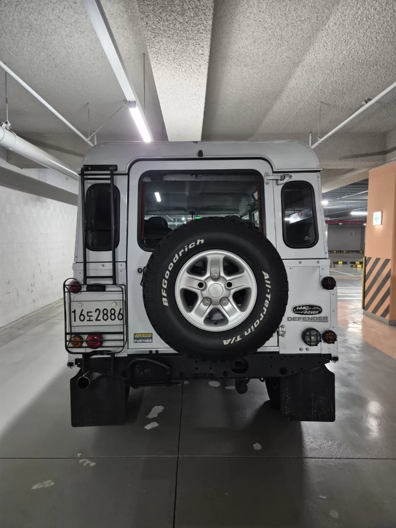 Land Rover DEFENDER