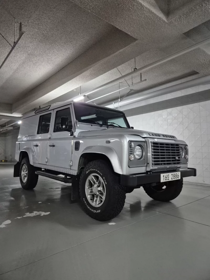 Land Rover DEFENDER