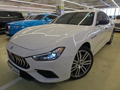 Maserati GHIBLI