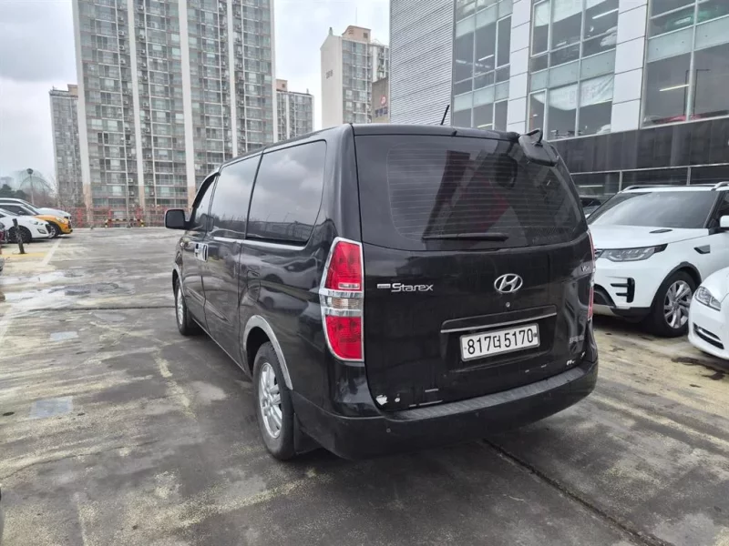 Hyundai Starex