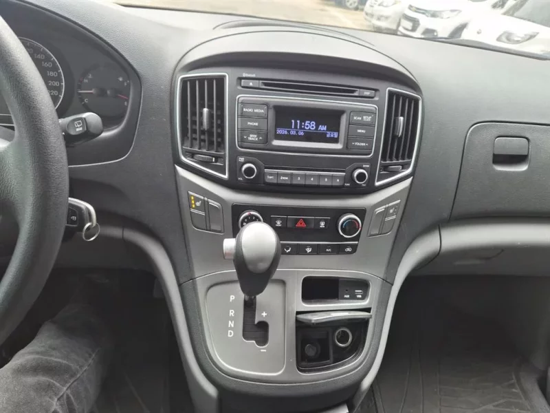 Hyundai Starex