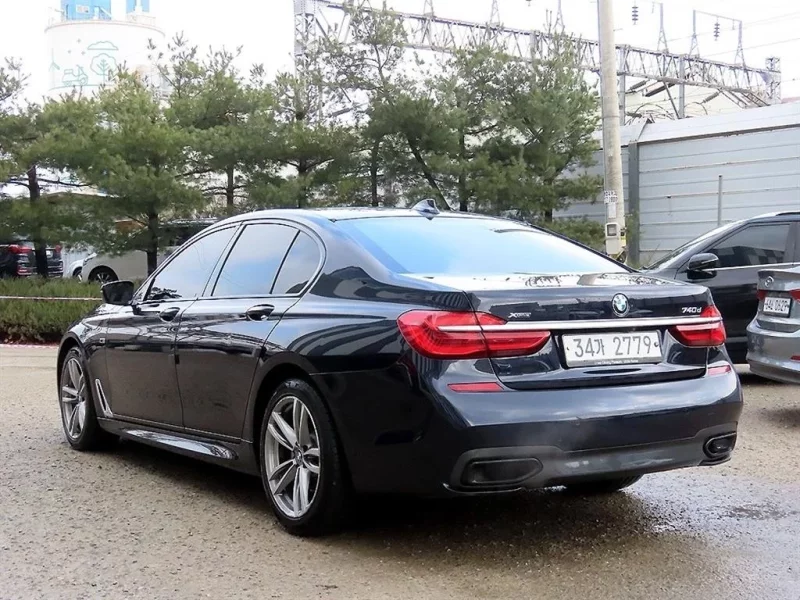 BMW 7-Series