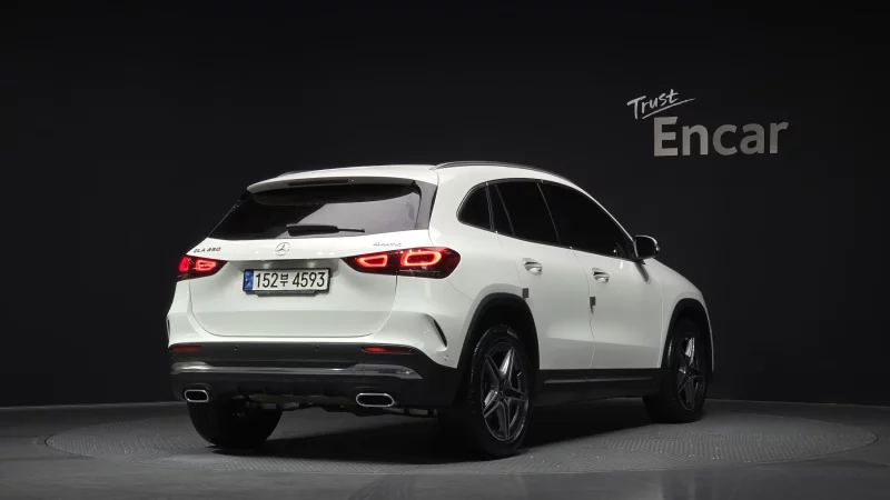 Mercedes-Benz GLA-Class