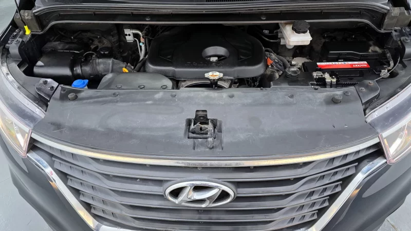 Hyundai Starex