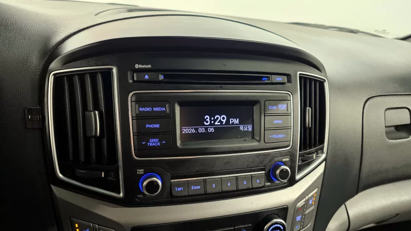 Hyundai Starex