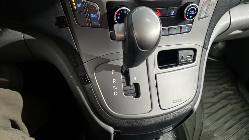 Hyundai Starex