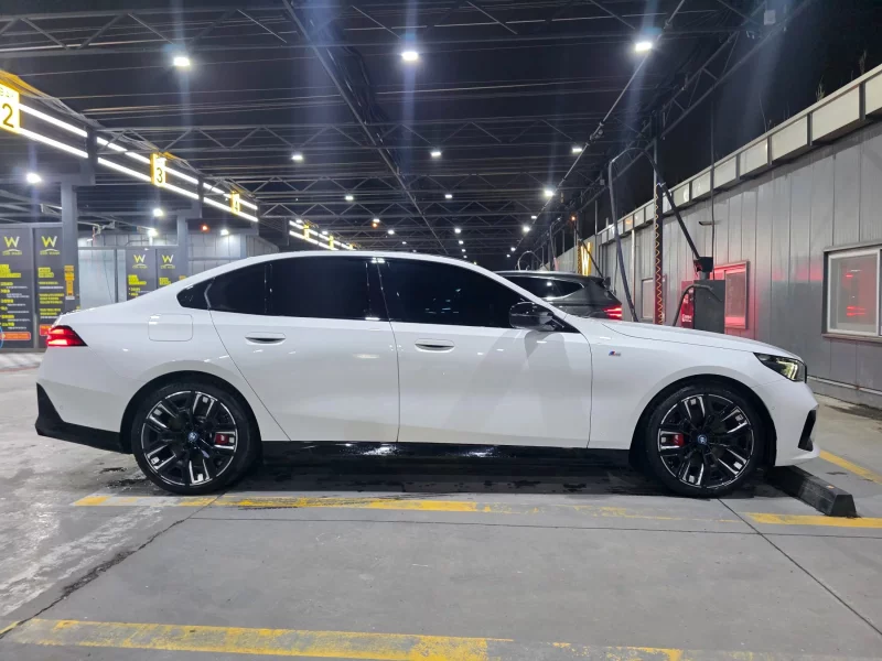 BMW i5