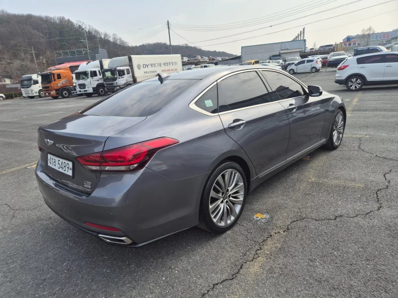 Hyundai Genesis