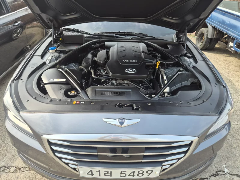 Hyundai Genesis