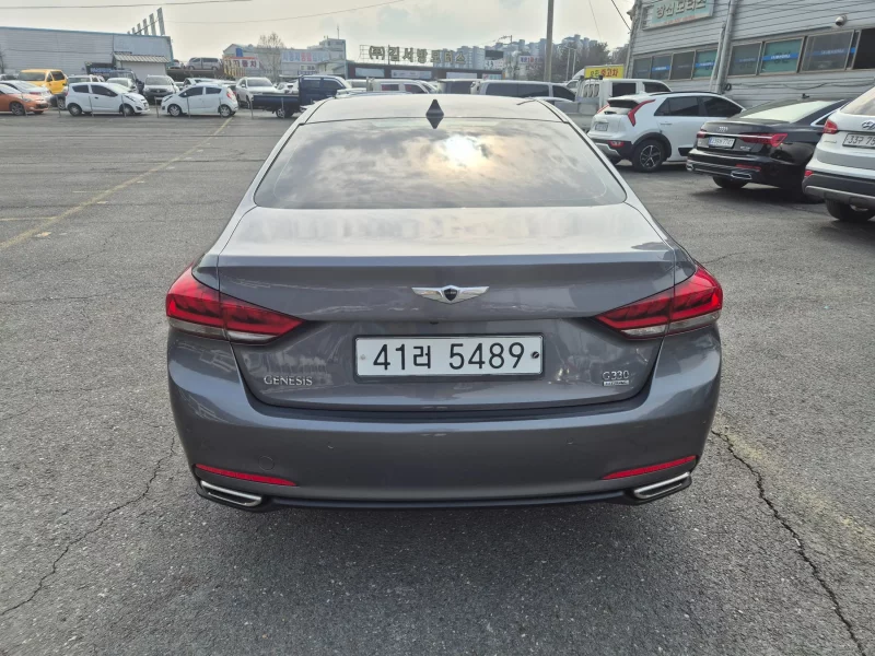 Hyundai Genesis