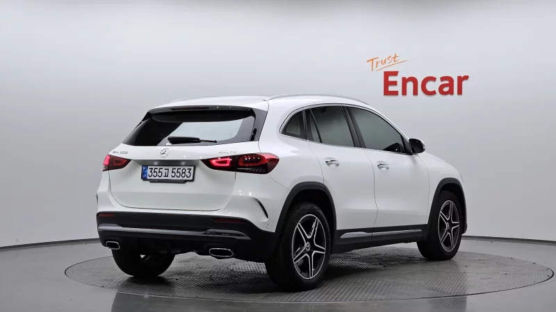 Mercedes-Benz GLA-Class