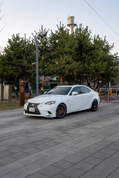 Lexus IS