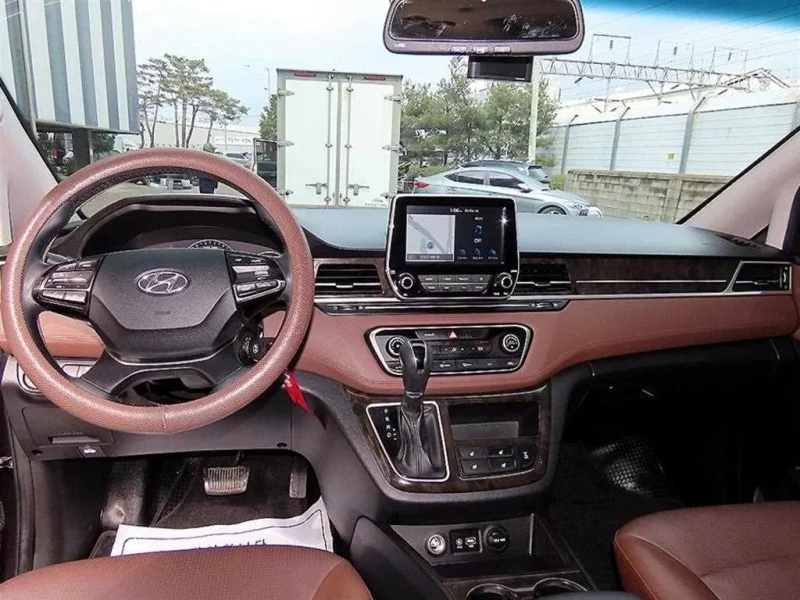 Hyundai Starex