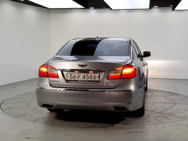 Hyundai Genesis