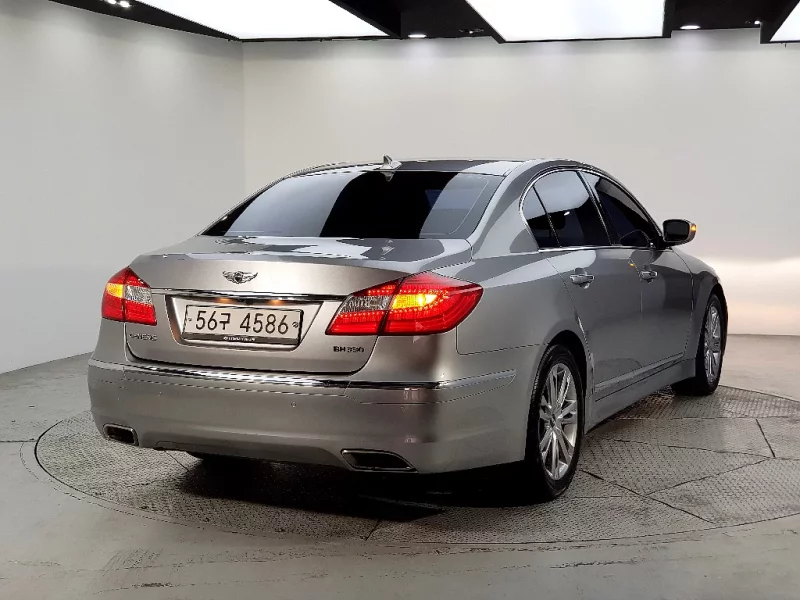 Hyundai Genesis