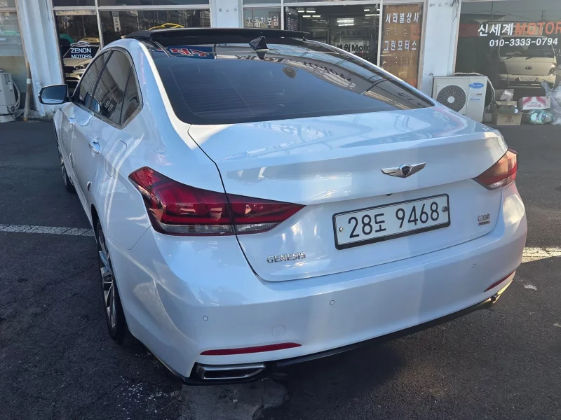 Hyundai Genesis