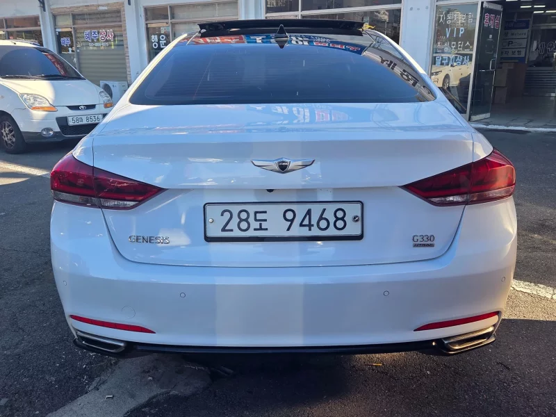 Hyundai Genesis