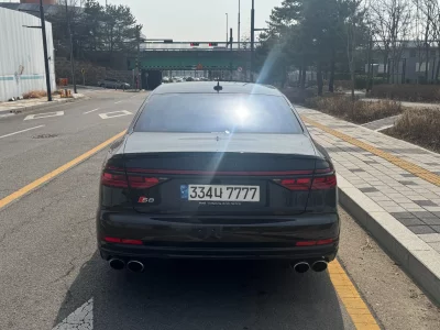 Audi S8