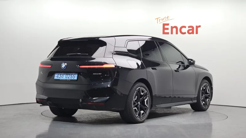 BMW iX
