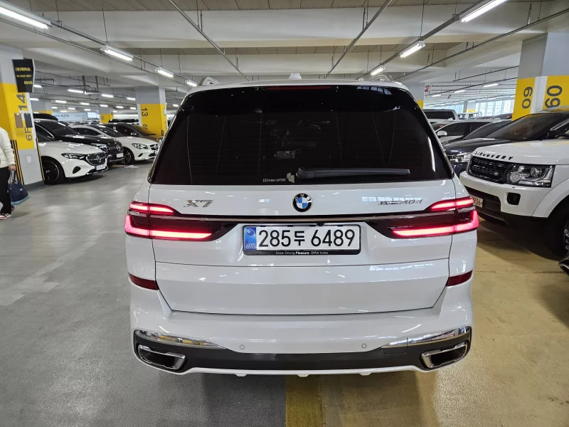 BMW X7