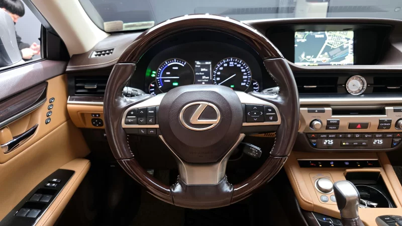 Lexus ES300h