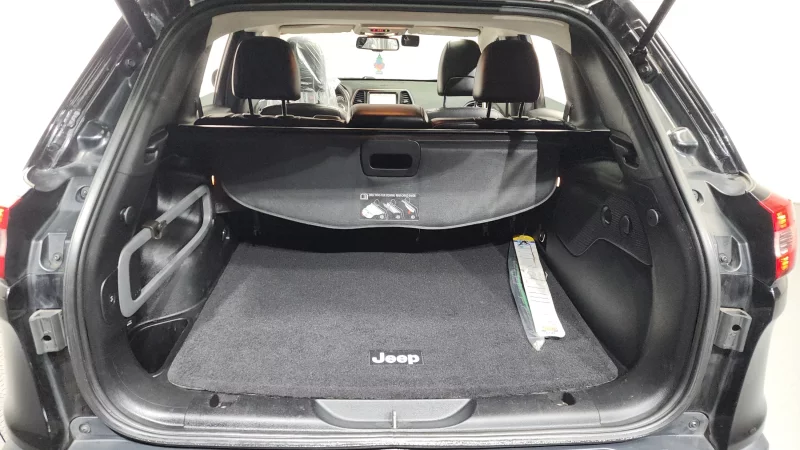 Jeep CHEROKEE