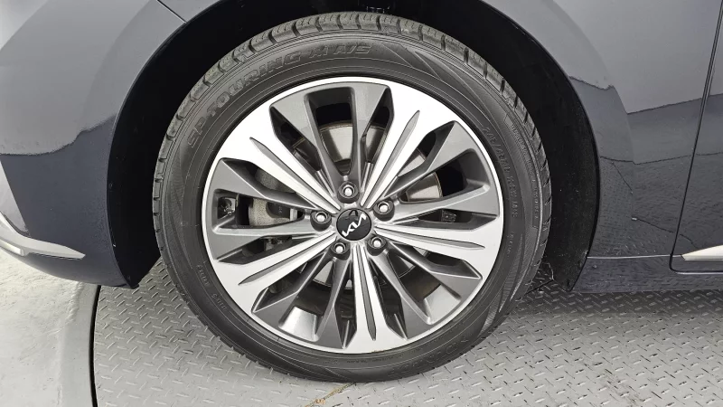 Kia K8