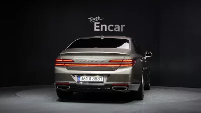 Genesis G90