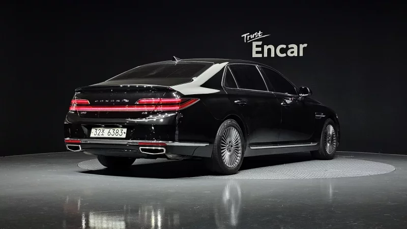 Genesis G90