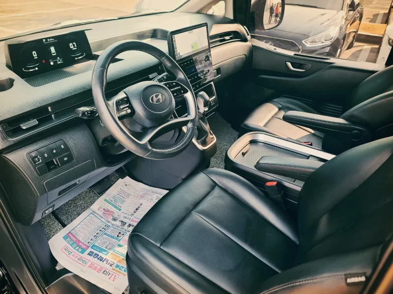 Hyundai Staria