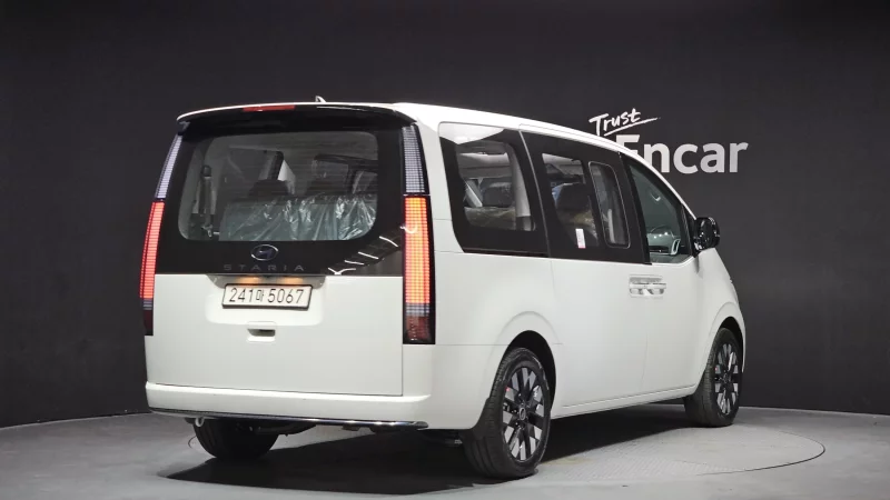 Hyundai Staria