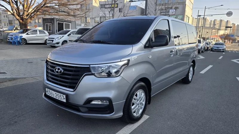 Hyundai Starex