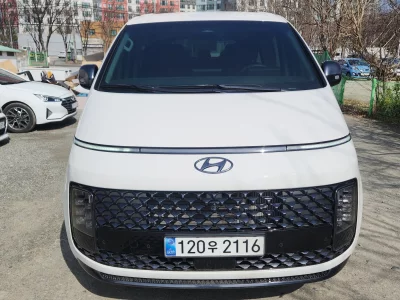 Hyundai Staria