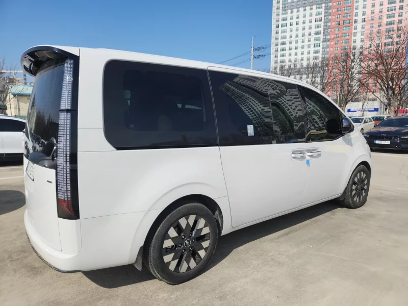 Hyundai Staria