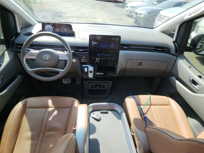 Hyundai Staria