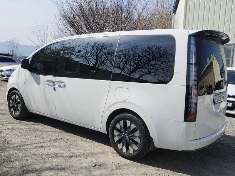 Hyundai Staria