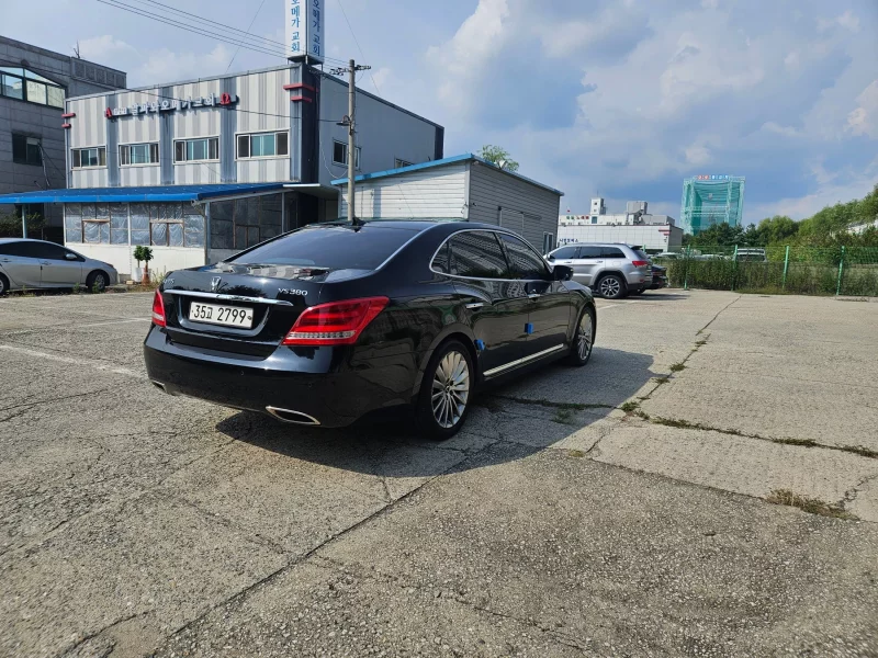 Hyundai Equus
